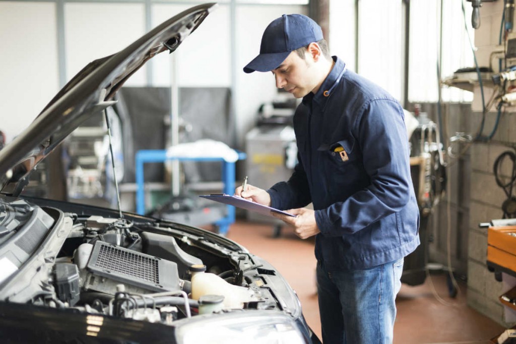 Workcomp Mechanic Common Workplace Injuries Suffered by Auto Mechanics