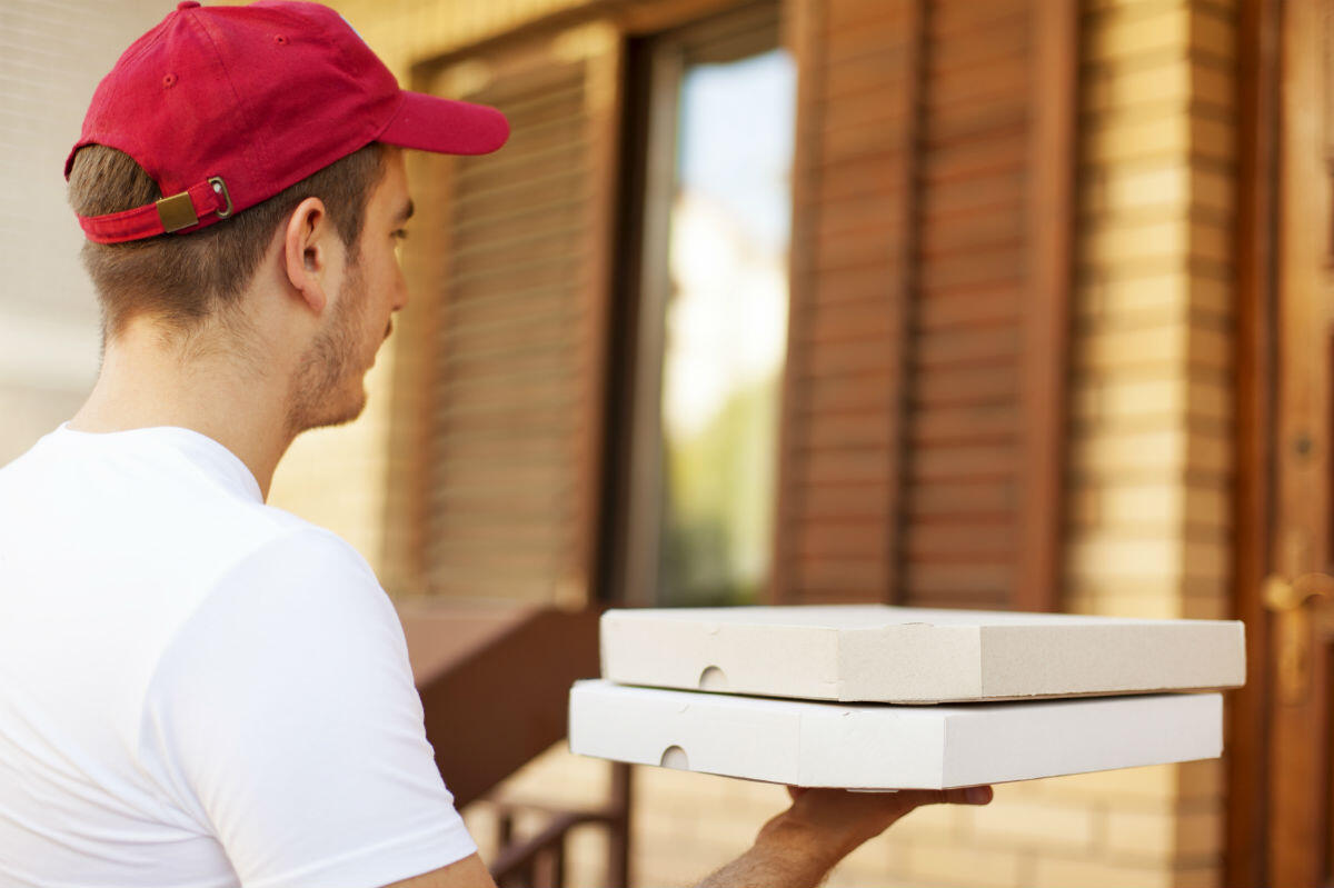 St. Louis pizza delivery worker