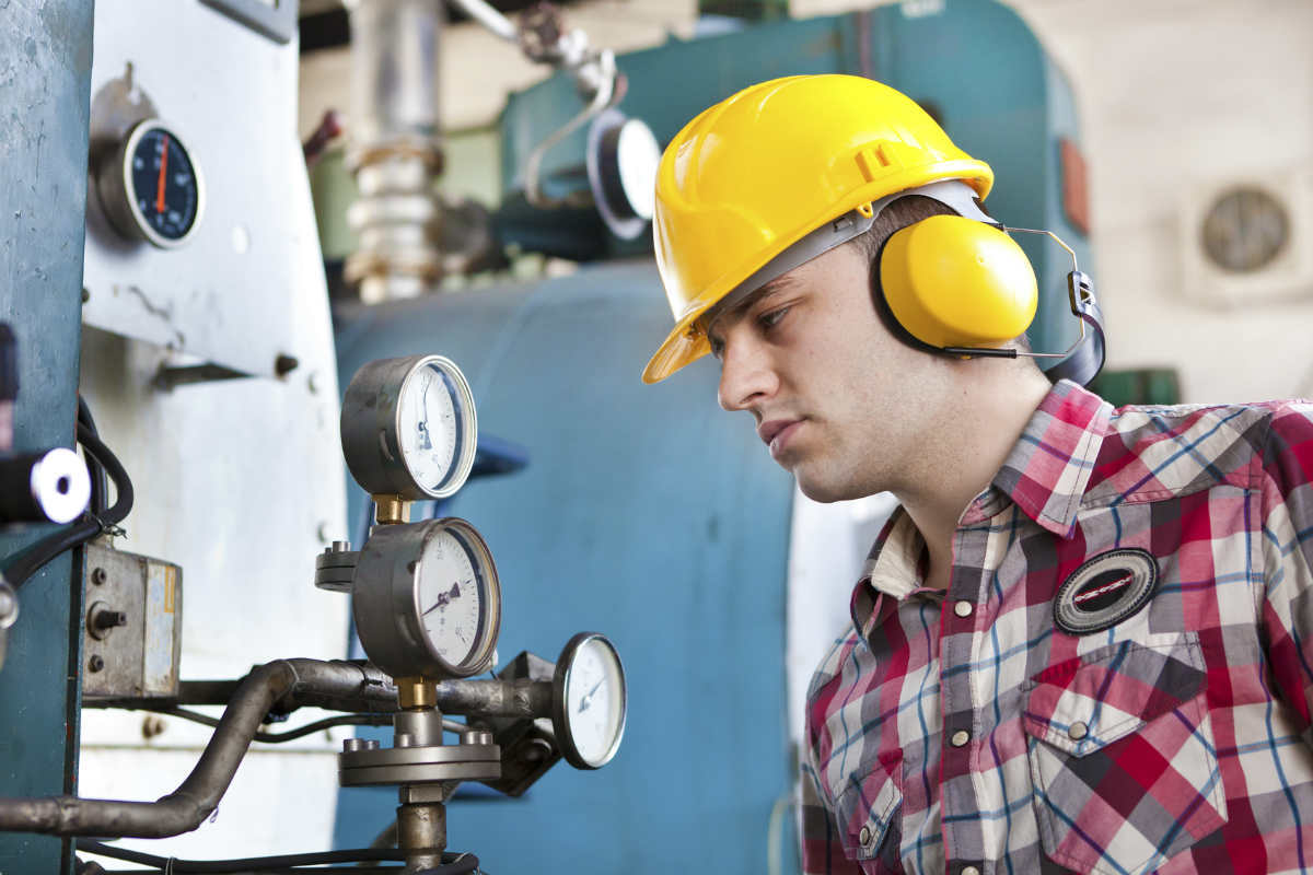 St. Louis worker wearing hearing protection