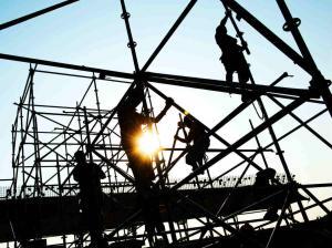 St. Louis workers on scaffolding