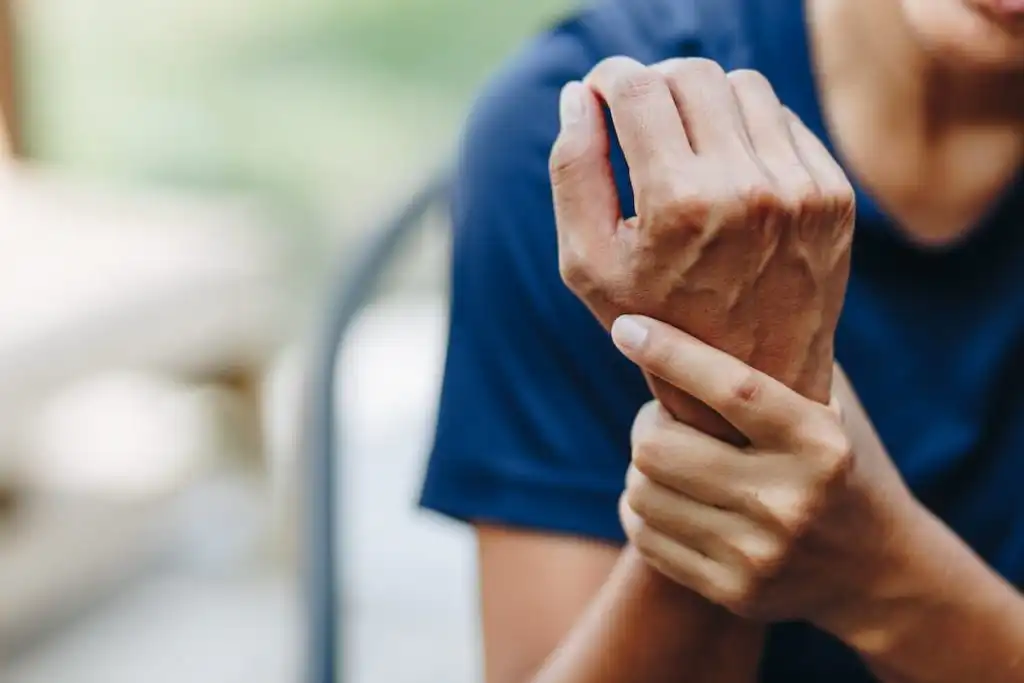 missouri worker with wrist pain