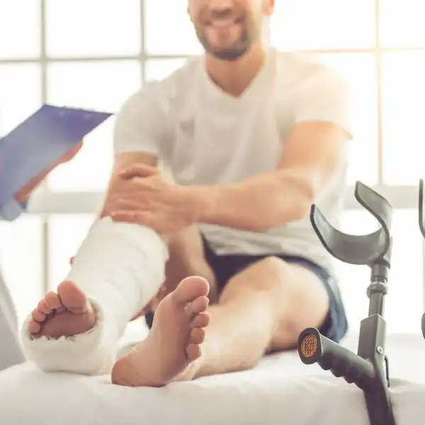 injured missouri worker at doctors appointment