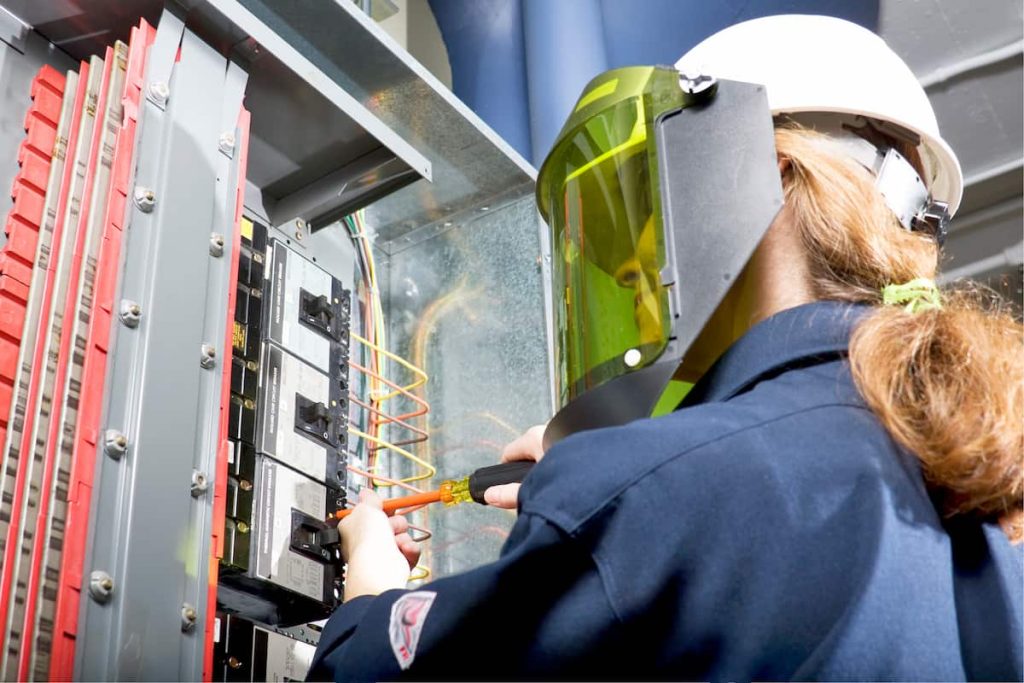 st. louis female electrician