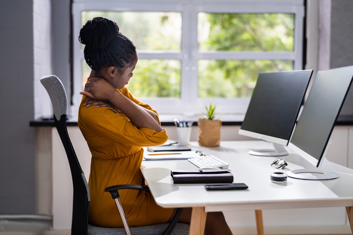 st. louis office worker with neck pain