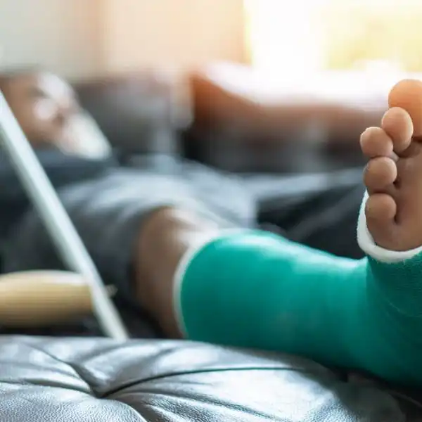 st. louis worker with a foot injury