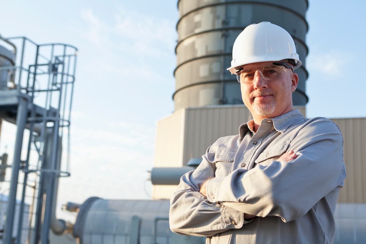 st. louis worker wearing a hard hat