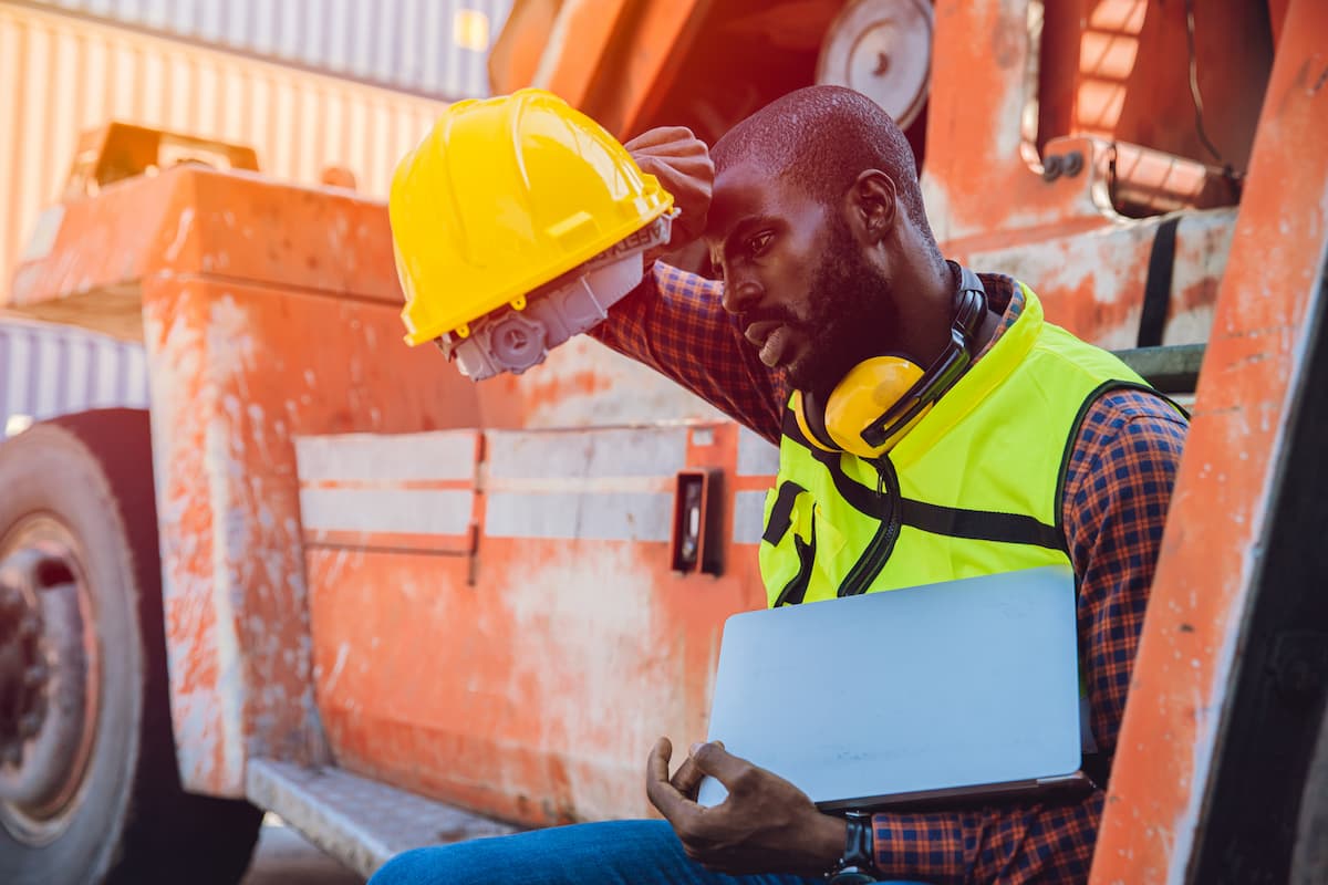 missouri construction worker in the heat