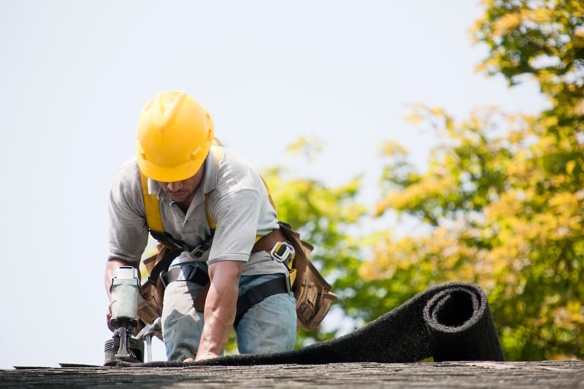 st. louis roofer working